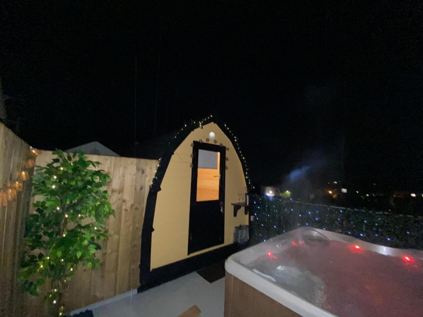 Apartmán Arch Pod & Hot Tub Carndonagh Exteriér fotografie